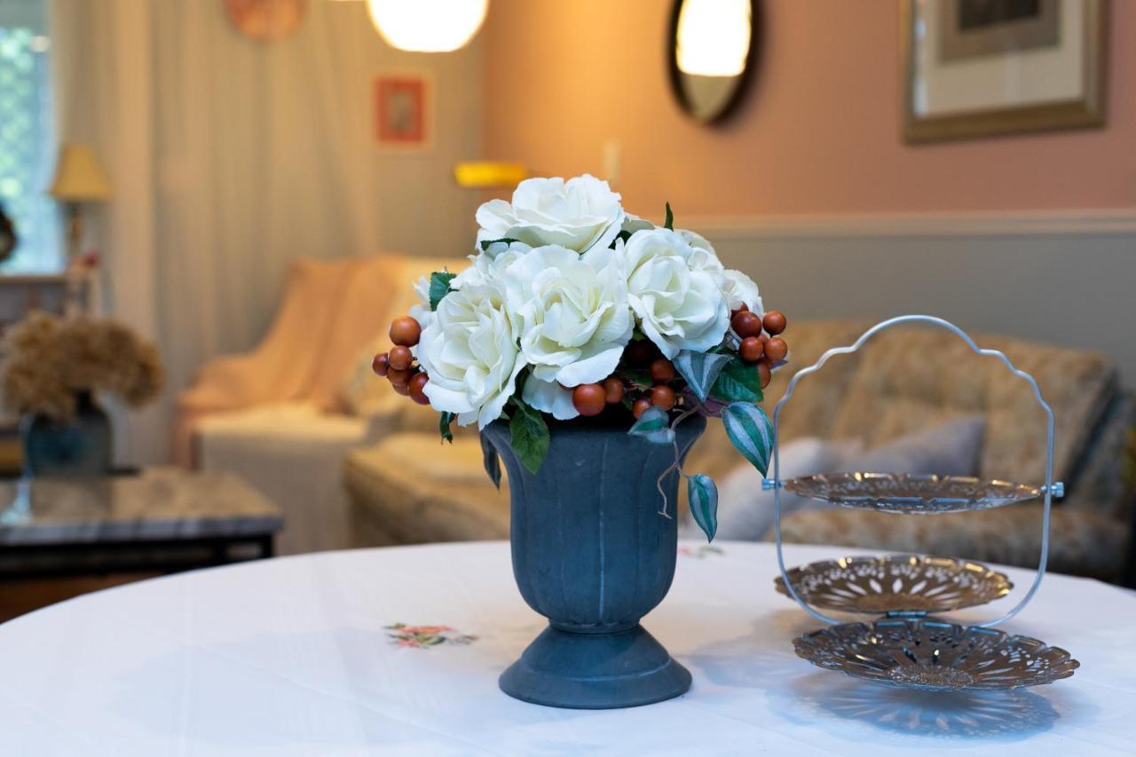 Lily'S Garden Hotel Charlottetown Buitenkant foto